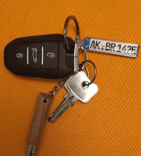 Customer photo review of Kennzeichen Schlüsselanhänger Mini Nummernschild Metall