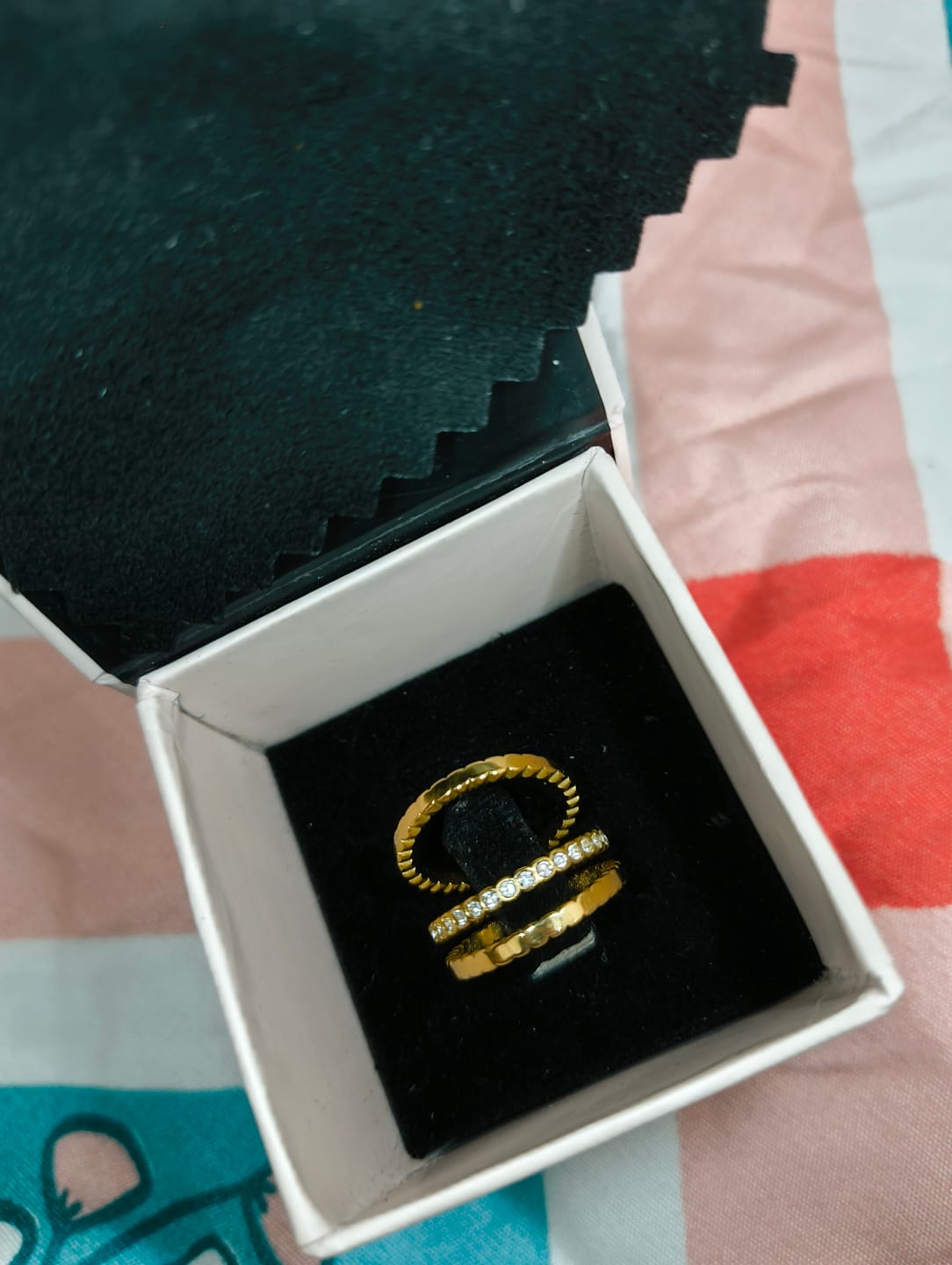 Customer photo review of Three Piece Honeycomb Ring