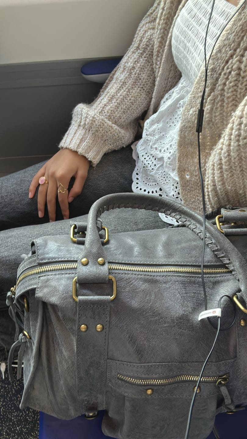Customer photo review of It girl bag vintage blue