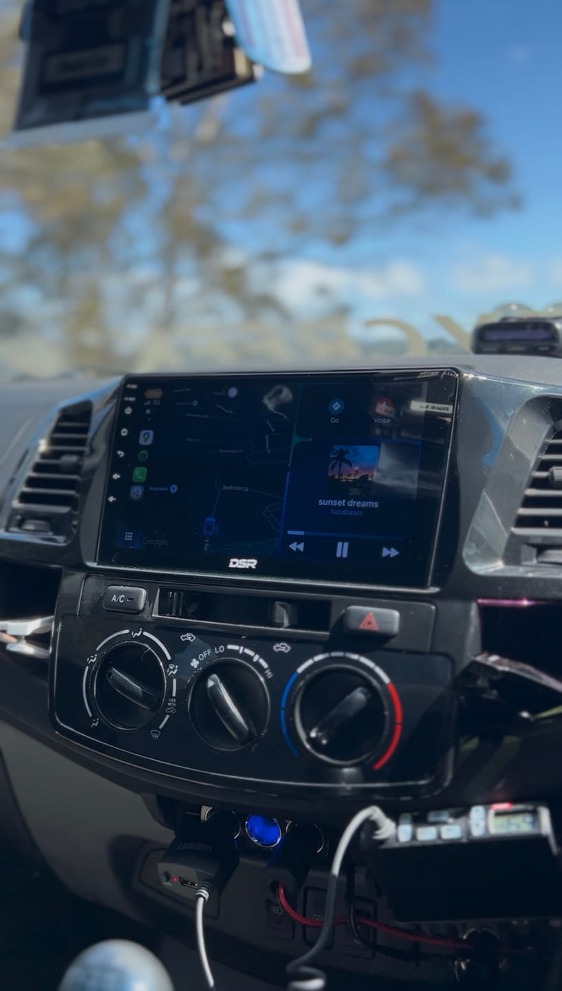 Customer photo review of Toyota Hilux N70 2005–2015 DSR Head Unit