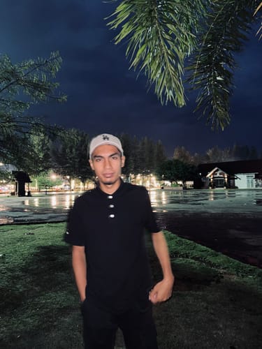 Customer photo review of 9FORTY Los Angeles Dodgers Black Visor Script Stone Adjustable