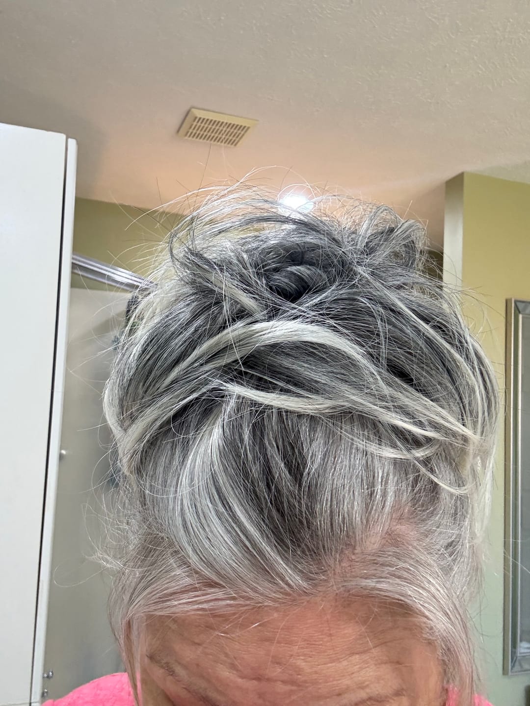 Customer photo review of Apexhairs Straight Hair Bun - Synthetic Scrunchie