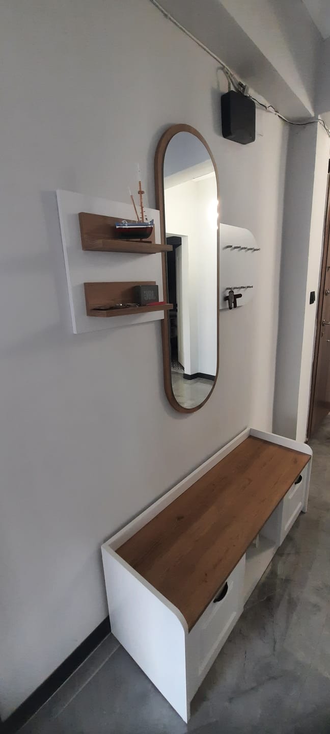 Customer photo review of Rani EE101 Aynalı Vestiyer Modern Portmanto Duvar Askısı Ayakkabılık Renk: Beyaz - S. Ceviz
