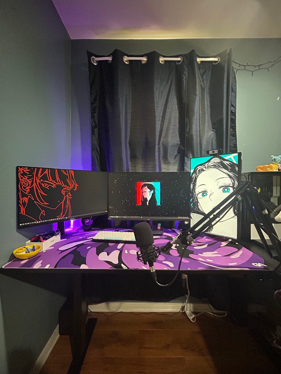 Customer photo review of Obsidian Swirl Mousepad