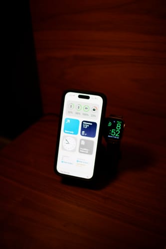 Customer photo review of 3-in-1 Foldable Charging Stand MAG