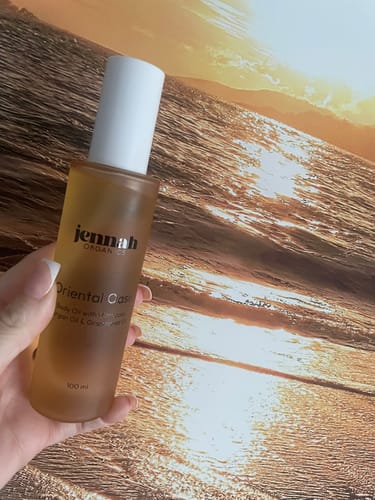 Customer photo review of Oriental Oasis - Luxury Skin & Hair Oil with Argan Oil & Grape Seed Oil