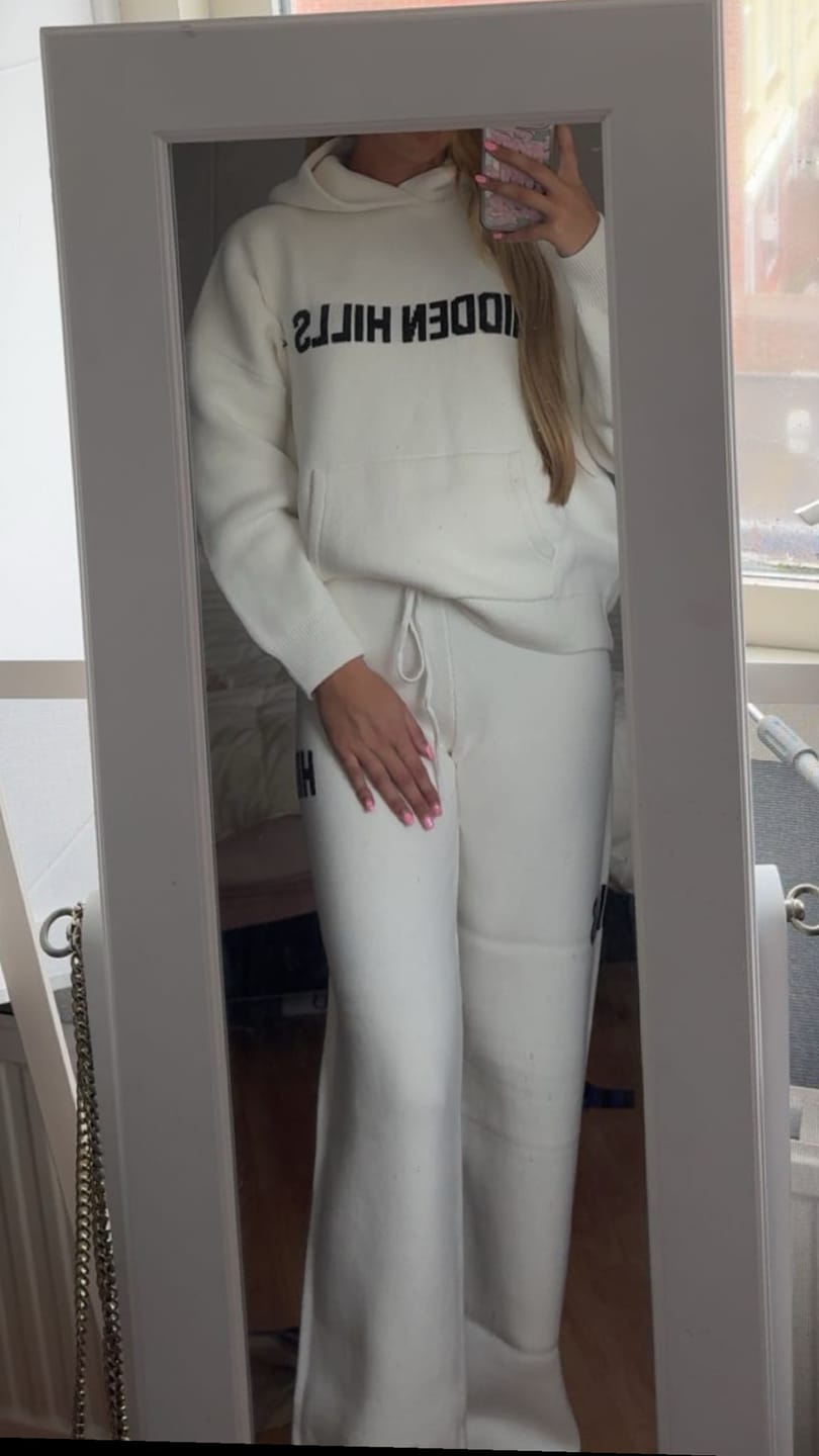 Customer photo review of KNIT SWEATPANTS OFF WHITE