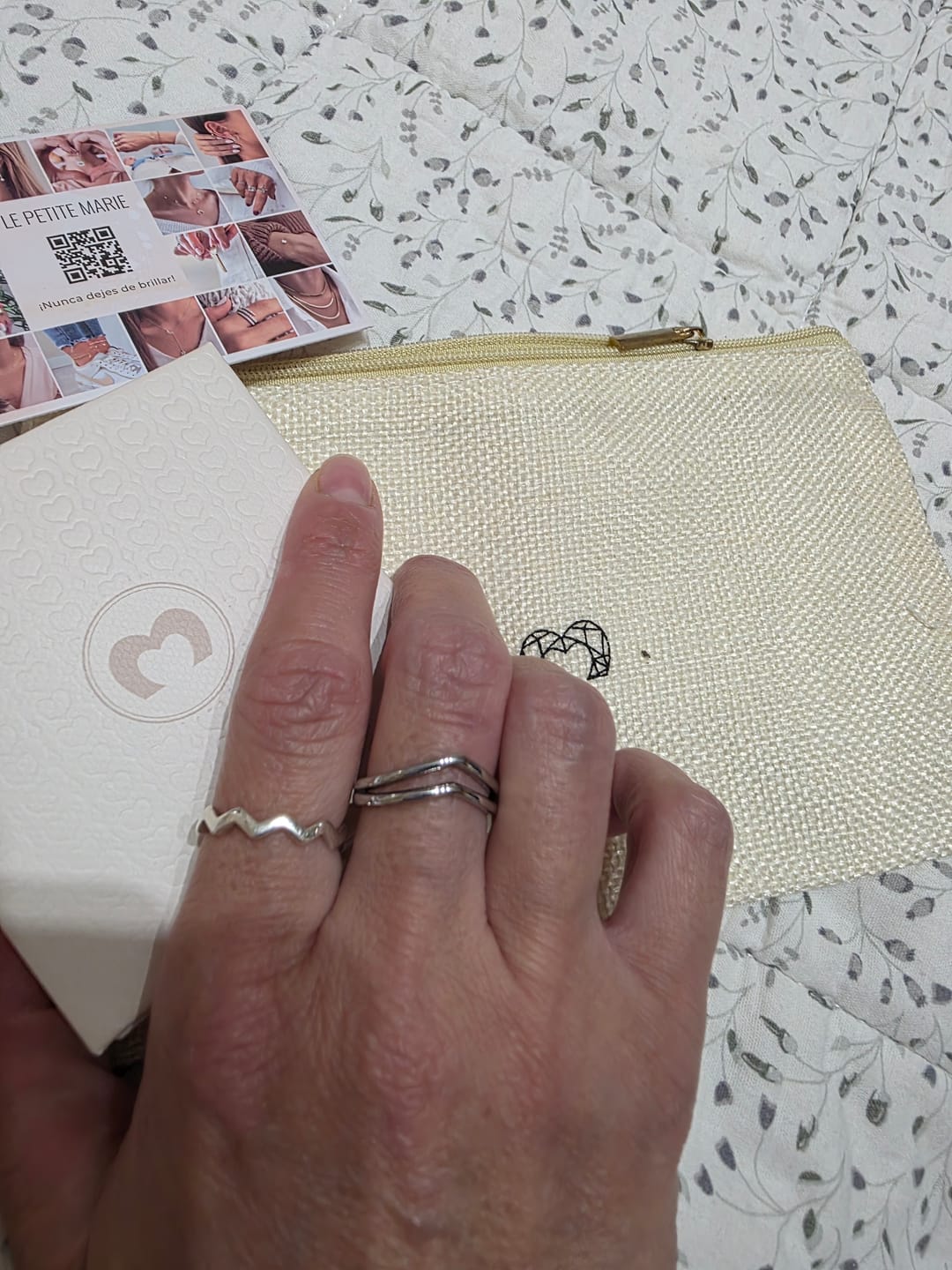 Customer photo review of Anillo Tiana
