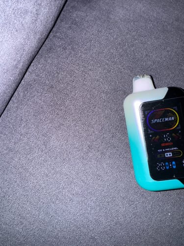 Customer photo review of SMOK Spaceman - SP40000 - 40000 Bouffées - 2% de nicotine - Puff Jetable / Vape Disposable