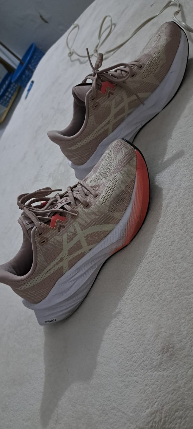 Customer photo review of Asics Dynablast 5 Mujer Fawn Oyster White