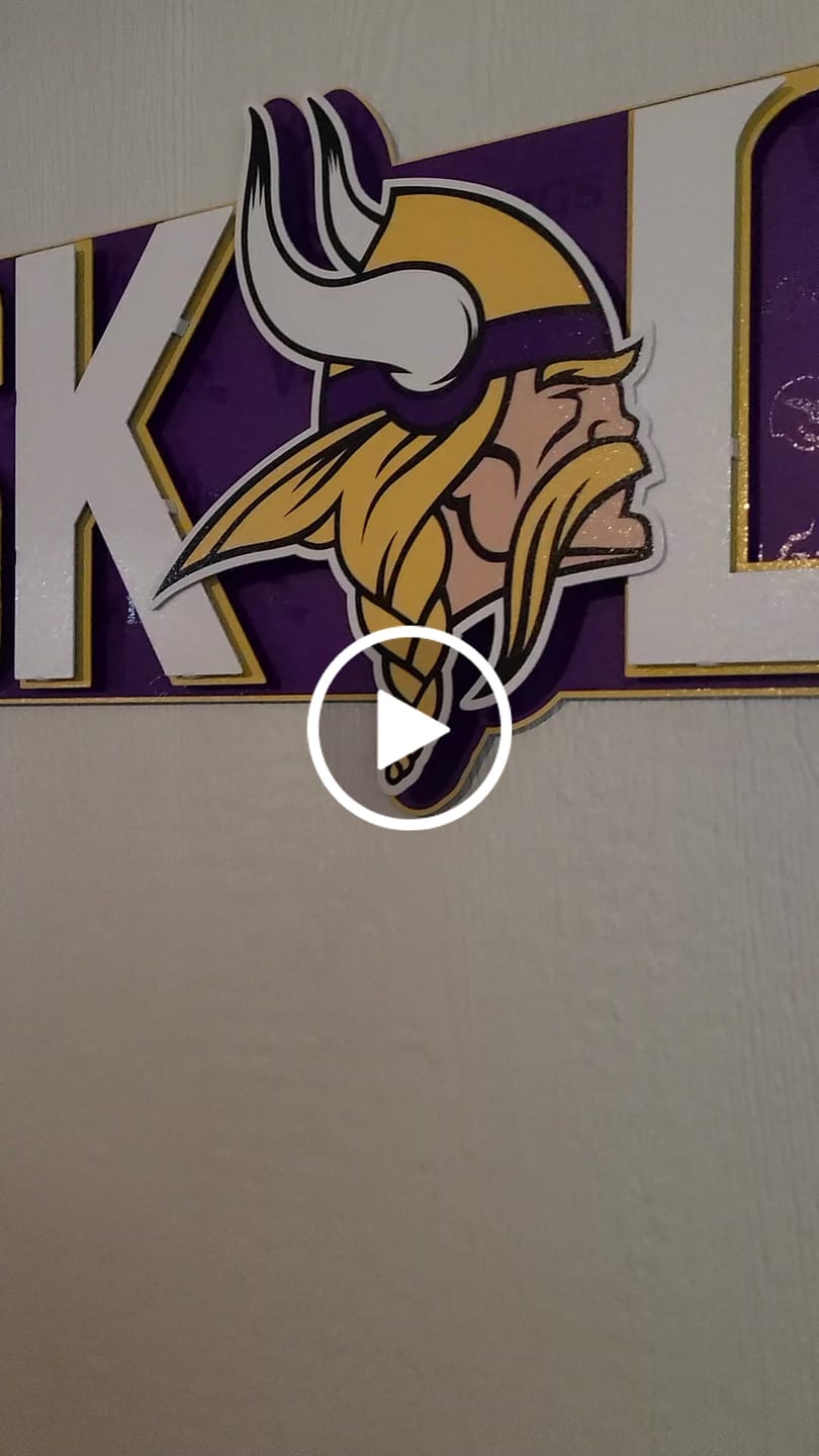 Customer video review of Minnesota Vikings "SKOL" Hex Head Exclusive 3D Vintage Metal Wall Art