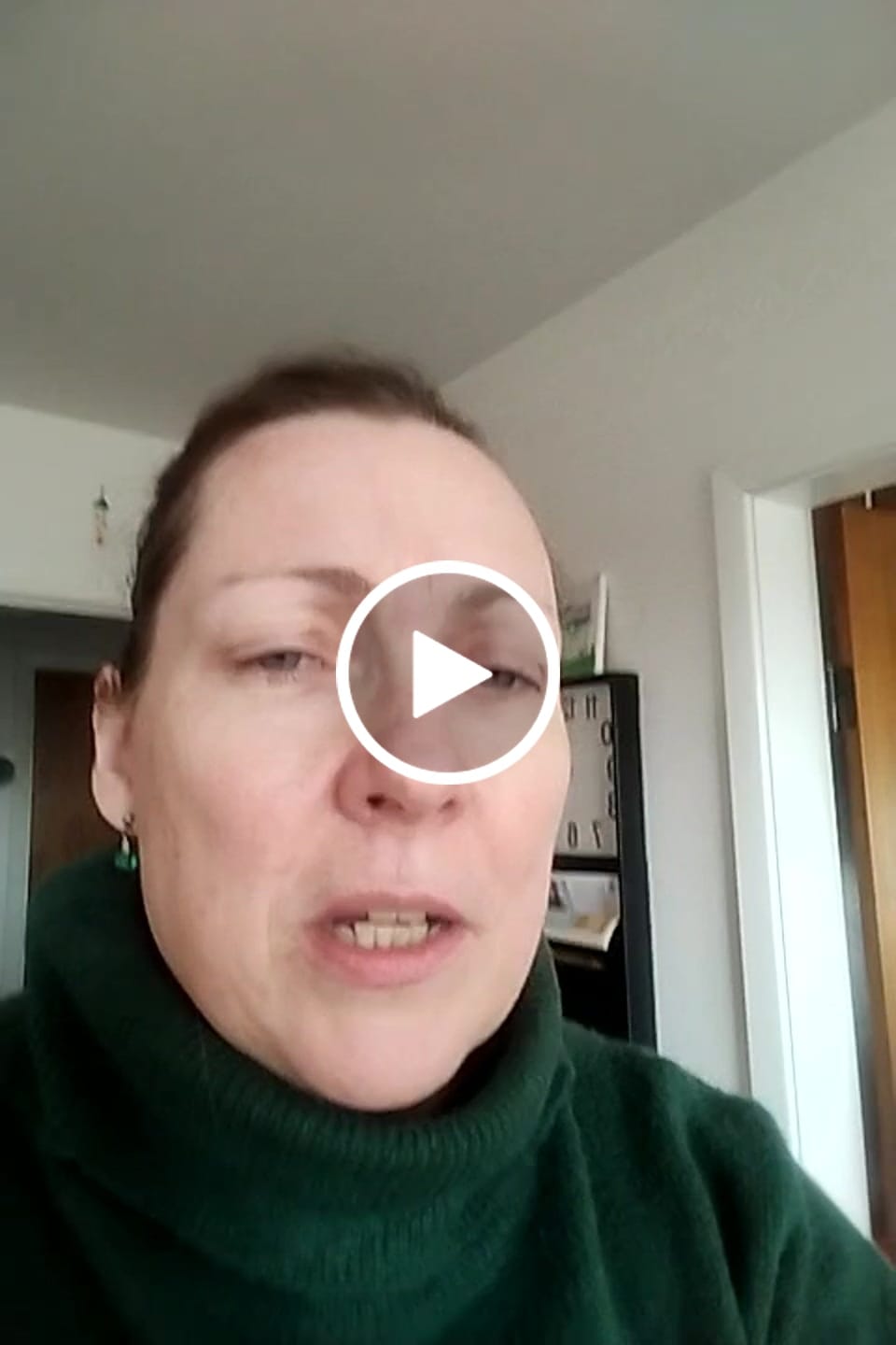 Customer video review of Tangled Scrunchie
