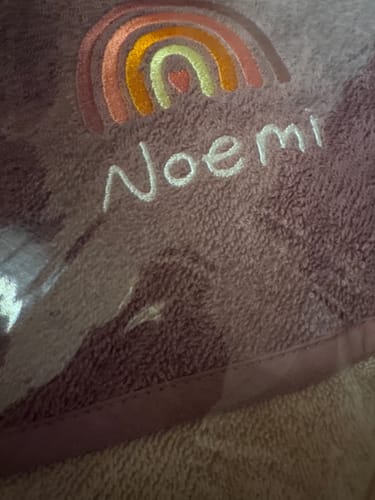 Customer photo review of Wolimbo Mädchen Kapuzenhandtuch mit Namen und Motiv