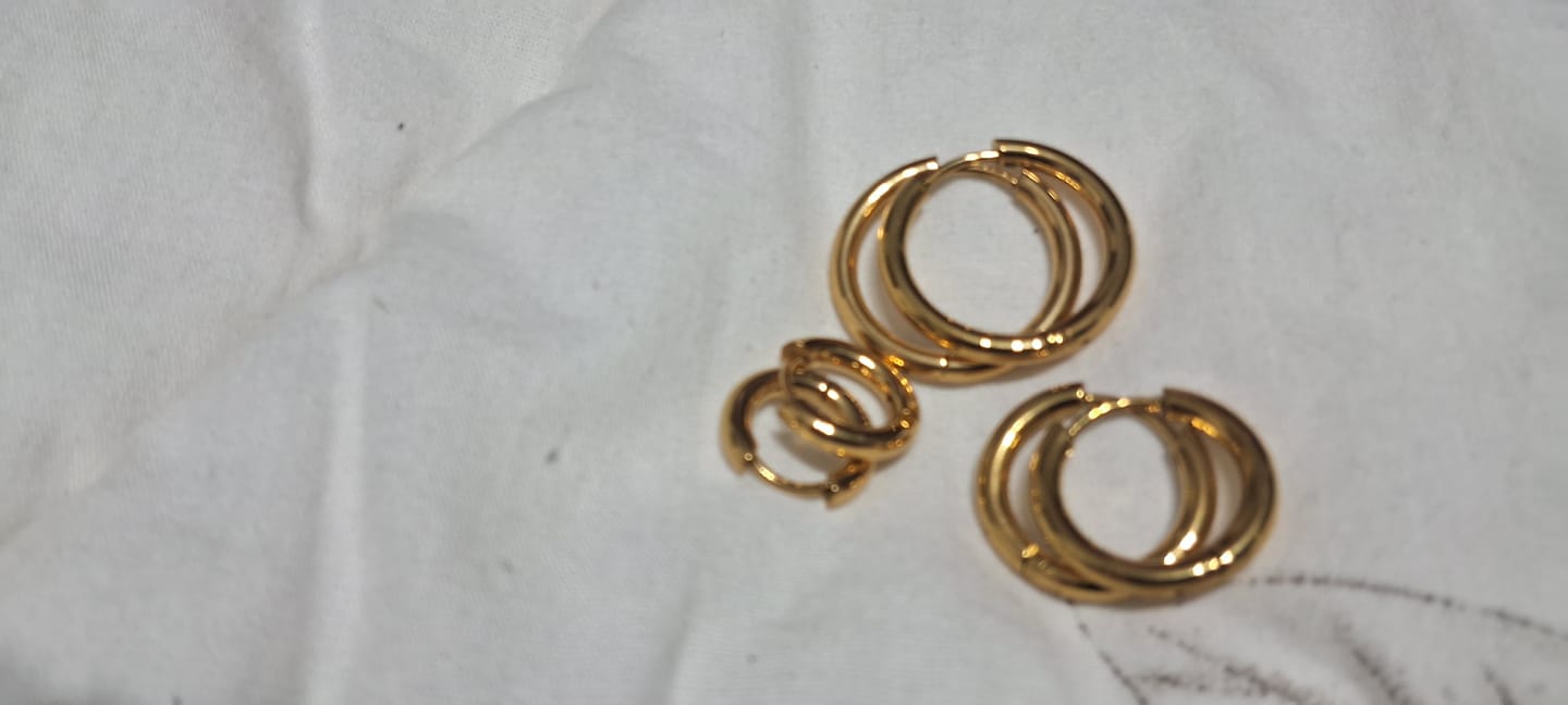 Customer photo review of Brinco Trio de Argolas Banhado em Ouro 18K