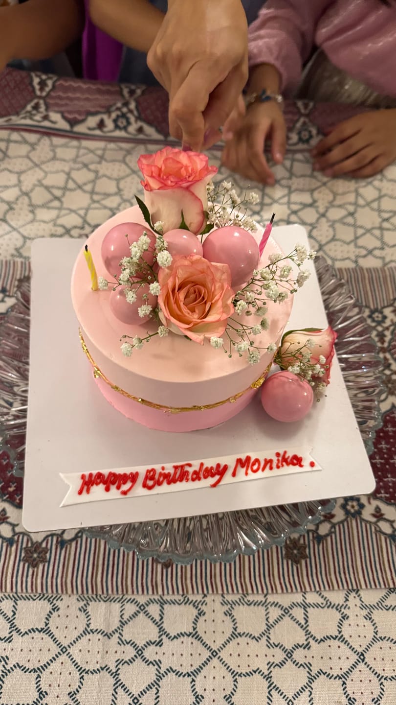 Customer photo review of Pretty Rosy Cake