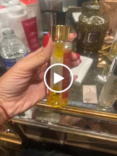 Customer video review of Besque™ Magic Body Oil - 100ml