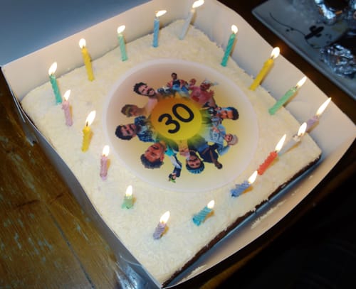 Customer photo review of 20 cm Pre-cut Circle Custom Edible Icing Image