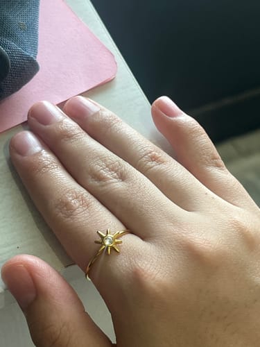Customer photo review of Anillo Ajustable Sol Con Zirconia