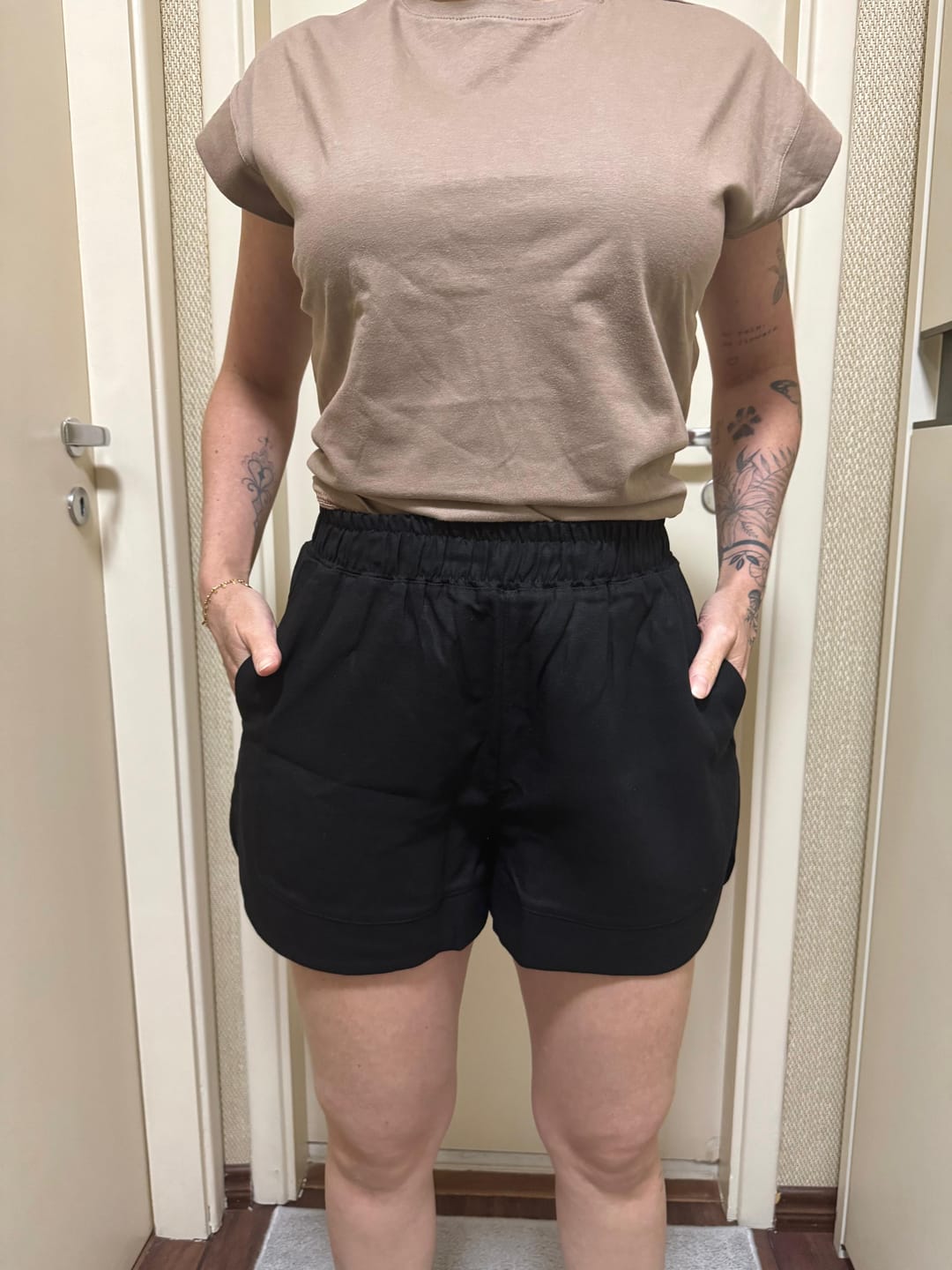 Customer photo review of Shorts Jambo Preto