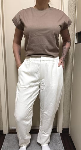 Marina F. review of Calça Slouchy Íris Off White + Forro image 1 out of 1
