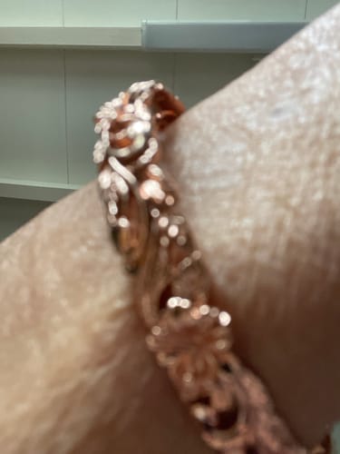 Customer photo review of Alaka'i Hibiscus Heirloom Cutout Bangle