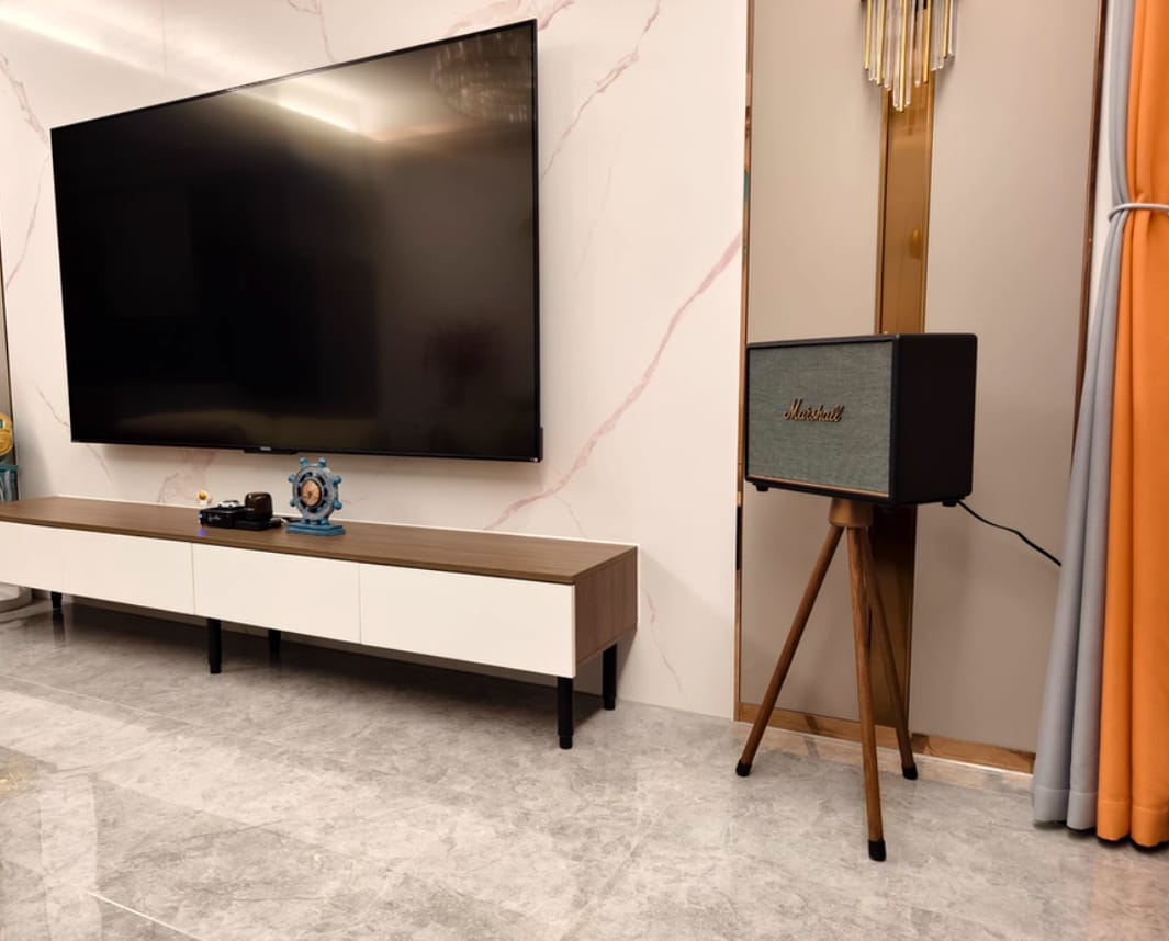 Customer photo review of Floor Tripod Speaker Stand for Marshall Acton Stanmore Woburn