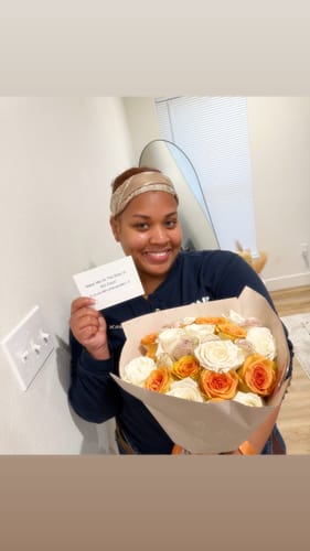 Customer photo review of Cappuccino Deluxe Rose Bouquet