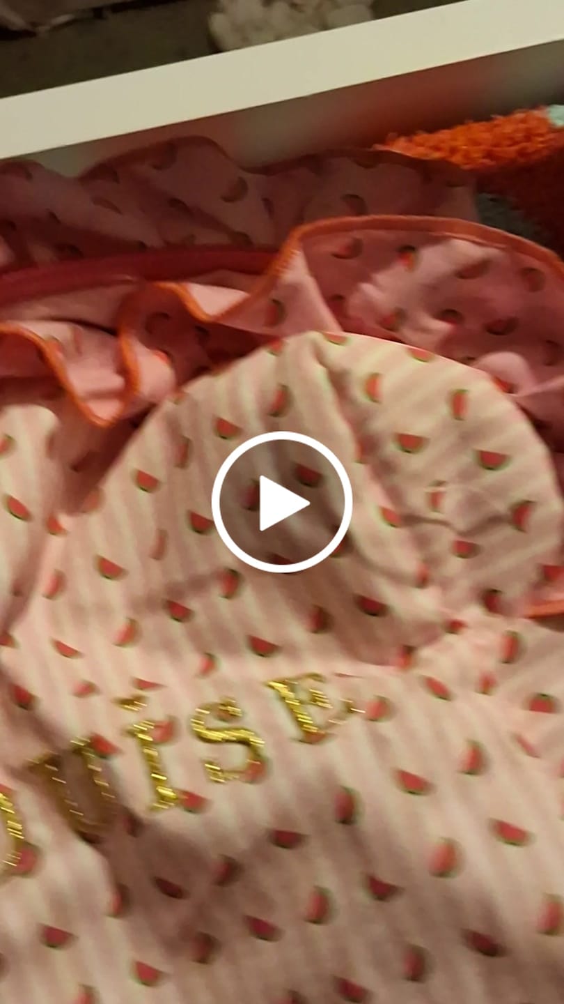 Customer video review of P. Louise Skincare Bag