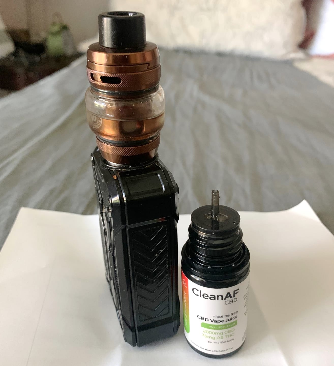 Customer photo review of Kiwi Strawberry THC Vape Juice