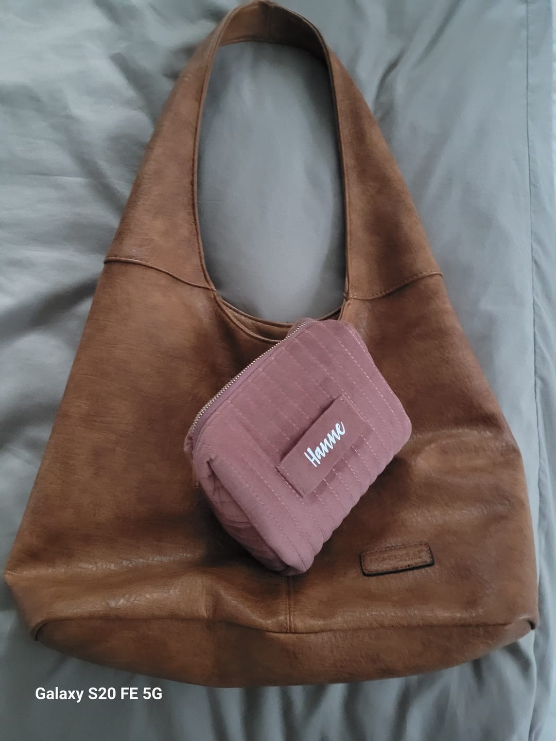 Customer photo review of Beauty Kram - Personalisierte Kosmetiktasche für  Make Up und Reiseutensilien aus Premium Samt