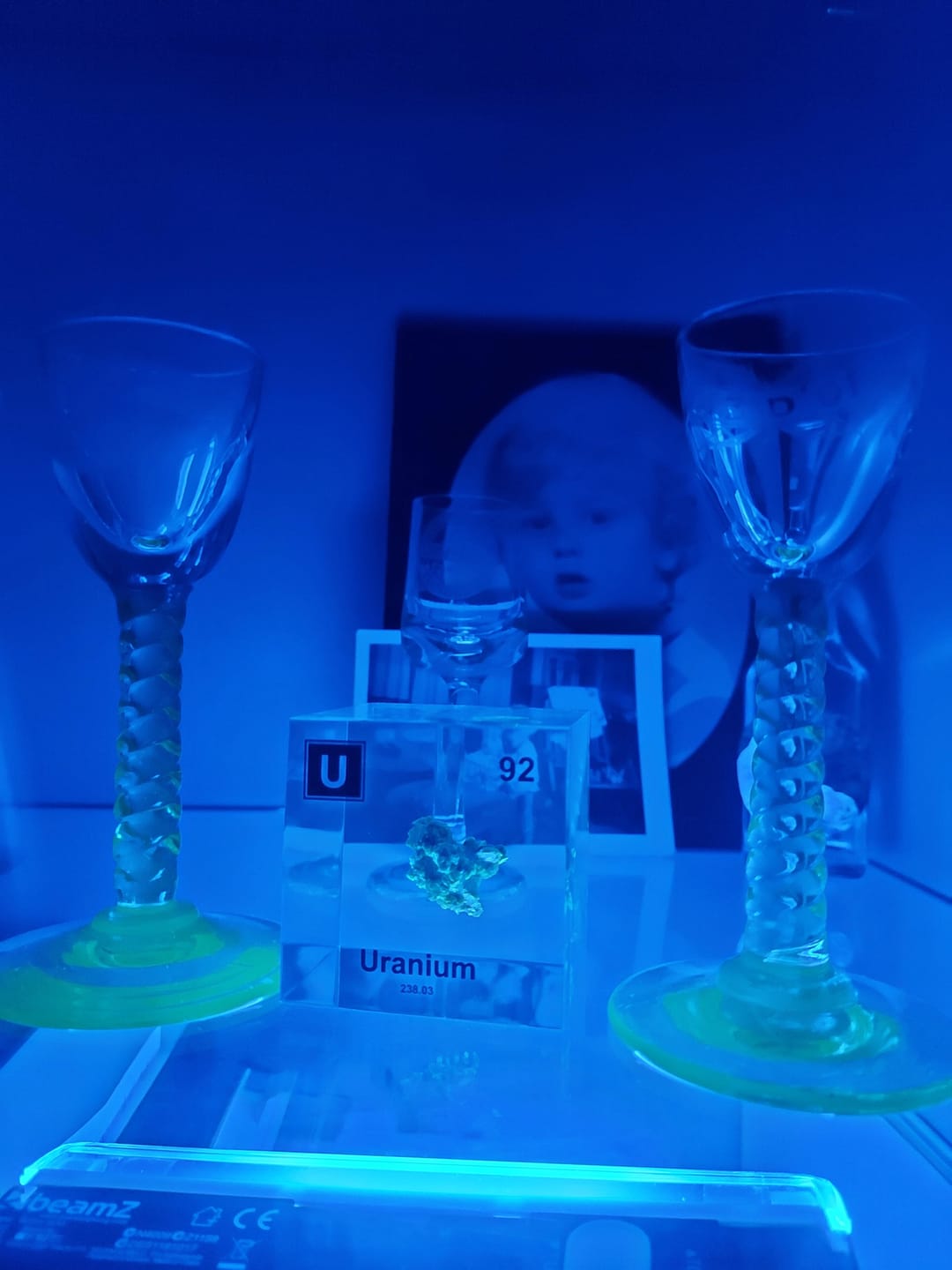 Customer photo review of Uranium Element Cube (2inch Autunite)