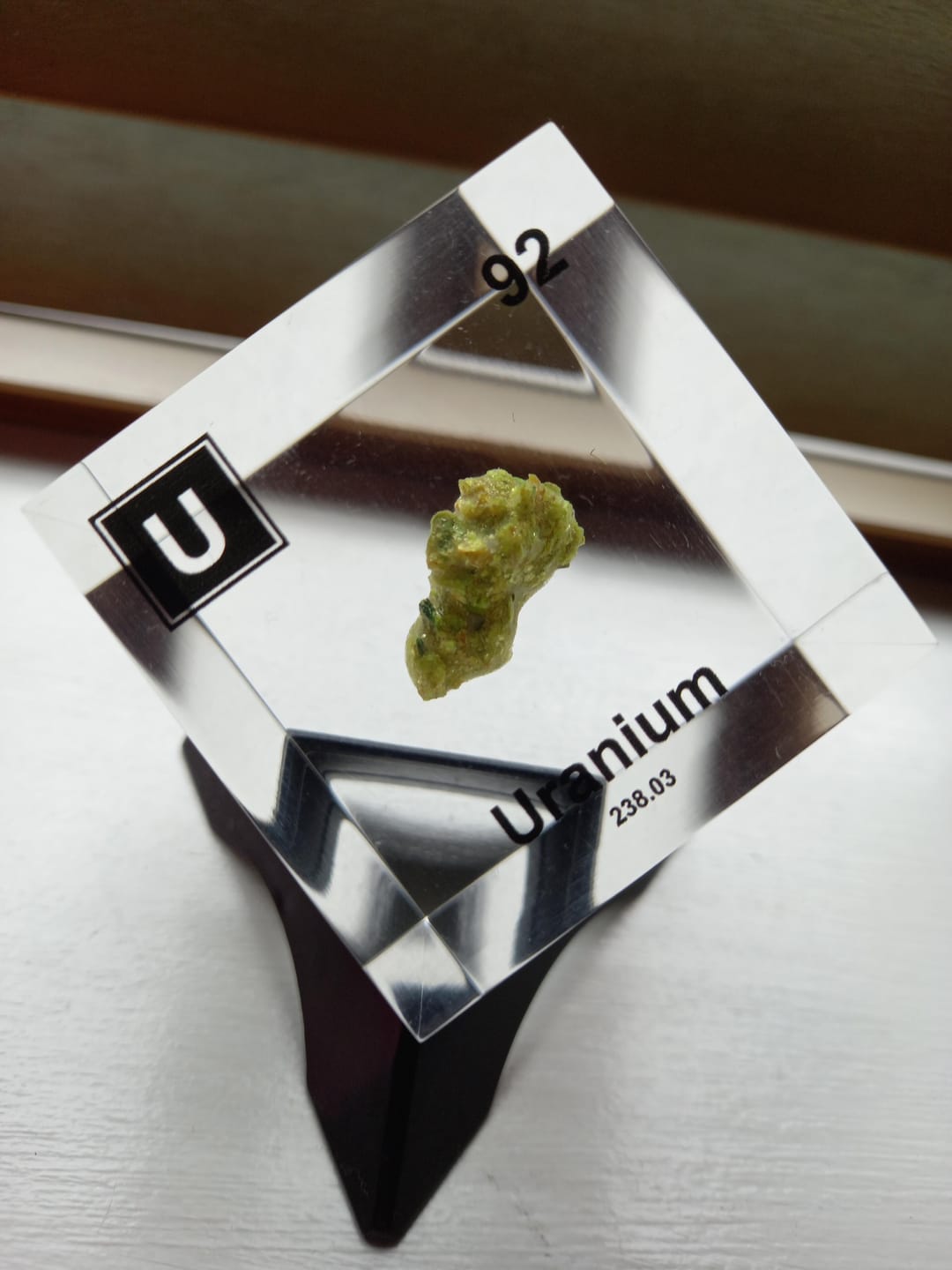 Customer photo review of Uranium Element Cube (2inch Autunite)