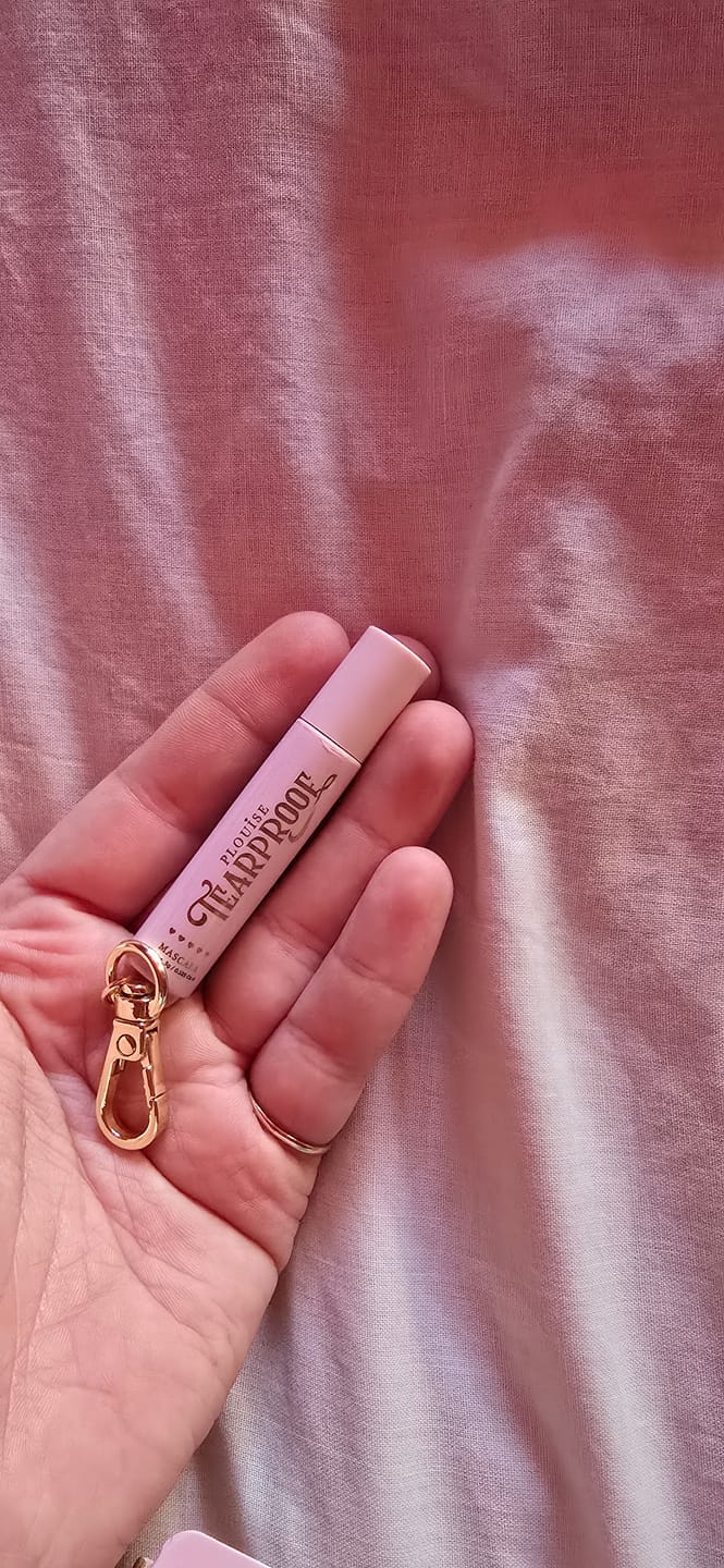 Recenzie foto de client pentru P.Louise Mini Keychain Tearproof Mascara 3g