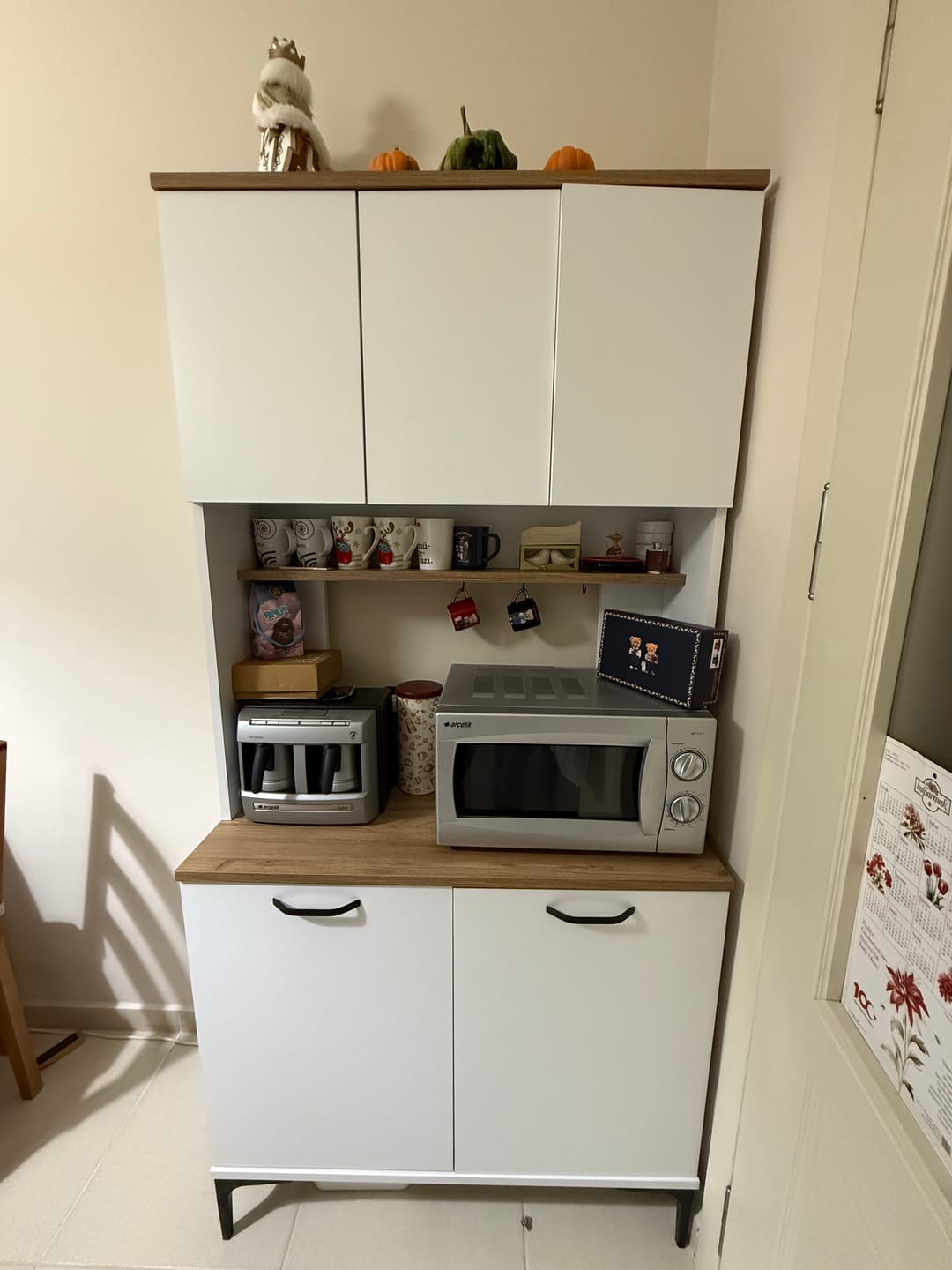 Customer photo review of Rani JE192 Çok Amaçlı Dolap 5 Kapaklı Kiler Mutfak Dolabı Beyaz - Sepet Ceviz