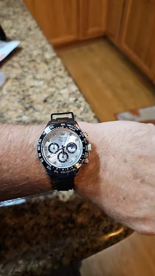 Customer photo review of OLEVS - Master