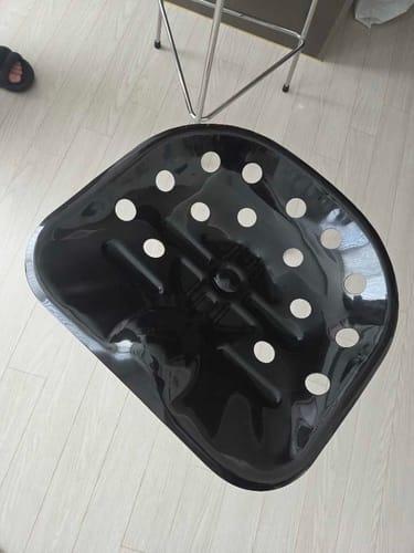 Customer review photo of Zanotta Mezzadro 220 stool