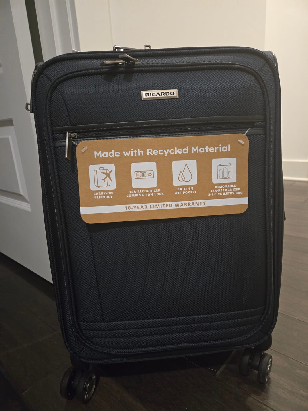 Customer photo review of Avalon Softside Carry-On Expandable Spinner
