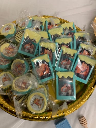 Customer photo review of Custom Images - 2" Circle For Oreos/Cupcakes