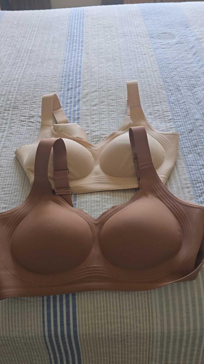 Customer photo review of Comfortable Wireless Full Coverage Jelly Smoothing Bra