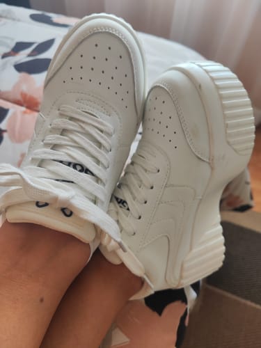 Customer photo review of Zapatilla Blanca Cuero Mujer 13142