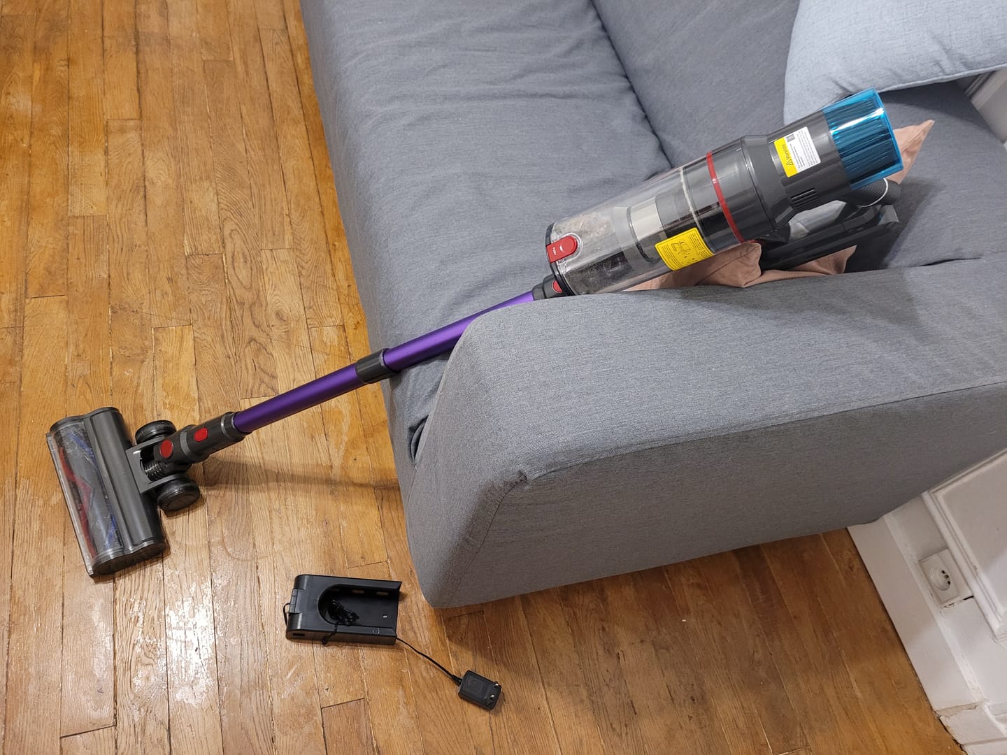Customer photo review of Aspirateur balai V1 Pro – Moteur ultra-puissant 100 000 tr/min pour une performance exceptionnelle