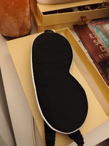 Customer photo review of Masque de sommeil 3D en soie Skincare infusé au cuivre spécial cils