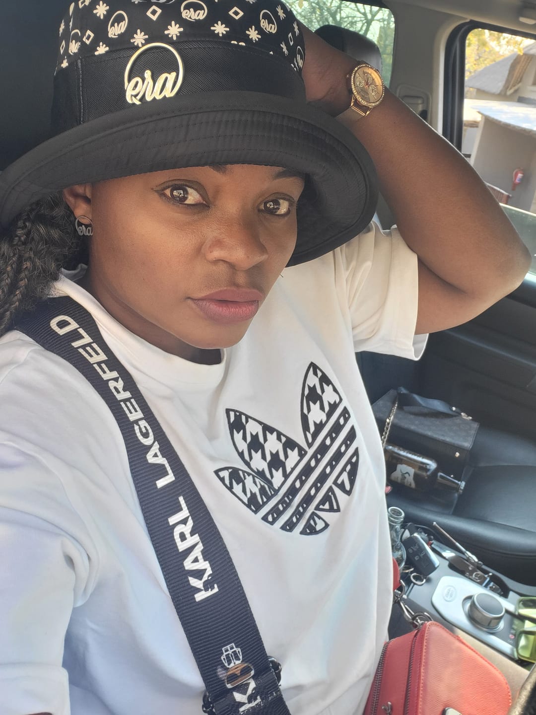 Customer photo review of Billy Bucket Hat