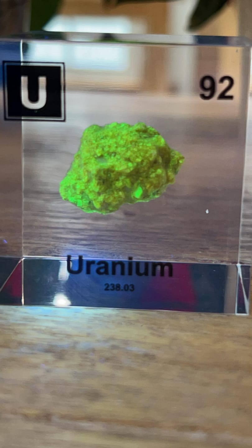 Customer photo review of Uranium Element Cube (2inch Autunite)