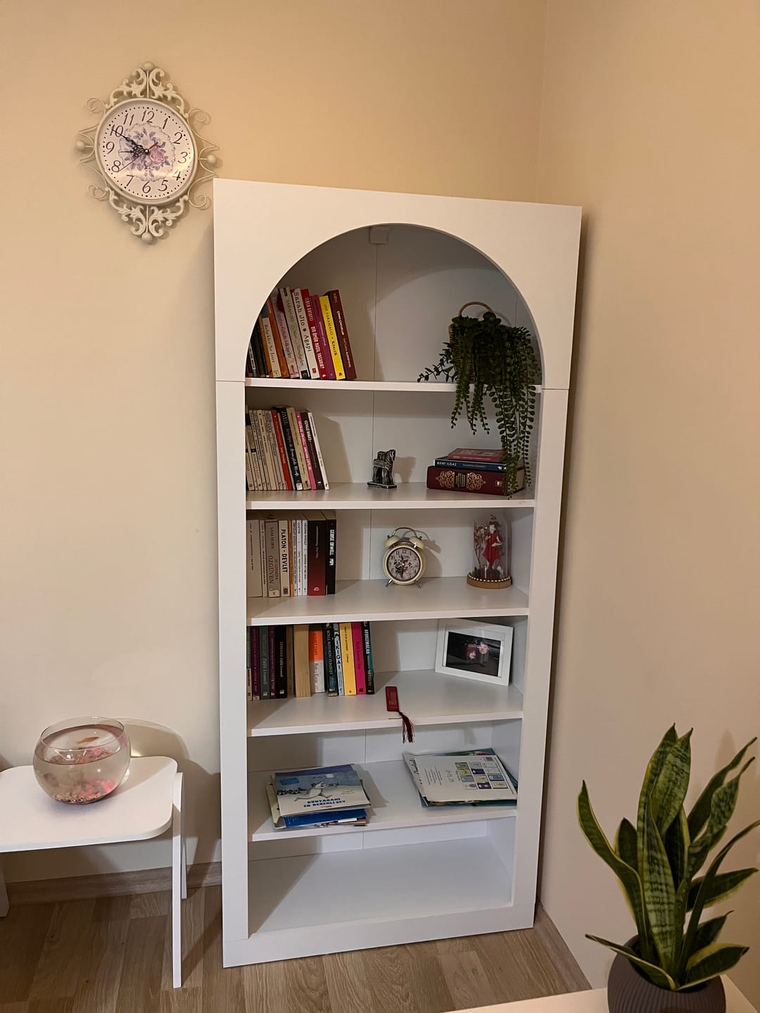 Customer photo review of Rani HC116 Kitaplık 6 Raflı Çalışma Odası Kütüphane Modern Duvar Rafı Beyaz
