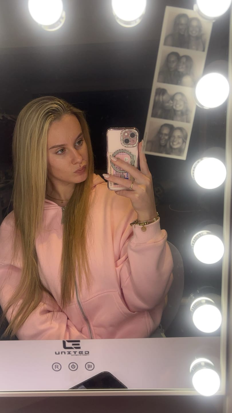 Customer photo review of LABEL ZIP HOODIE LIGHT PINK