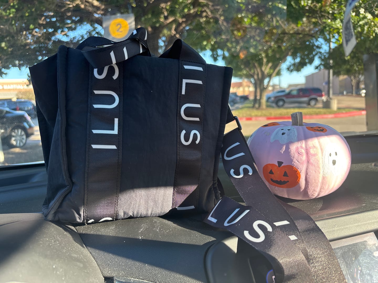 Customer photo review of UNRIVALED SMALL TOTE BAG