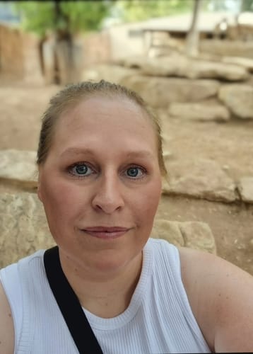 Customer photo review of Dewy Lips Velvet Gloss - Plum Jam