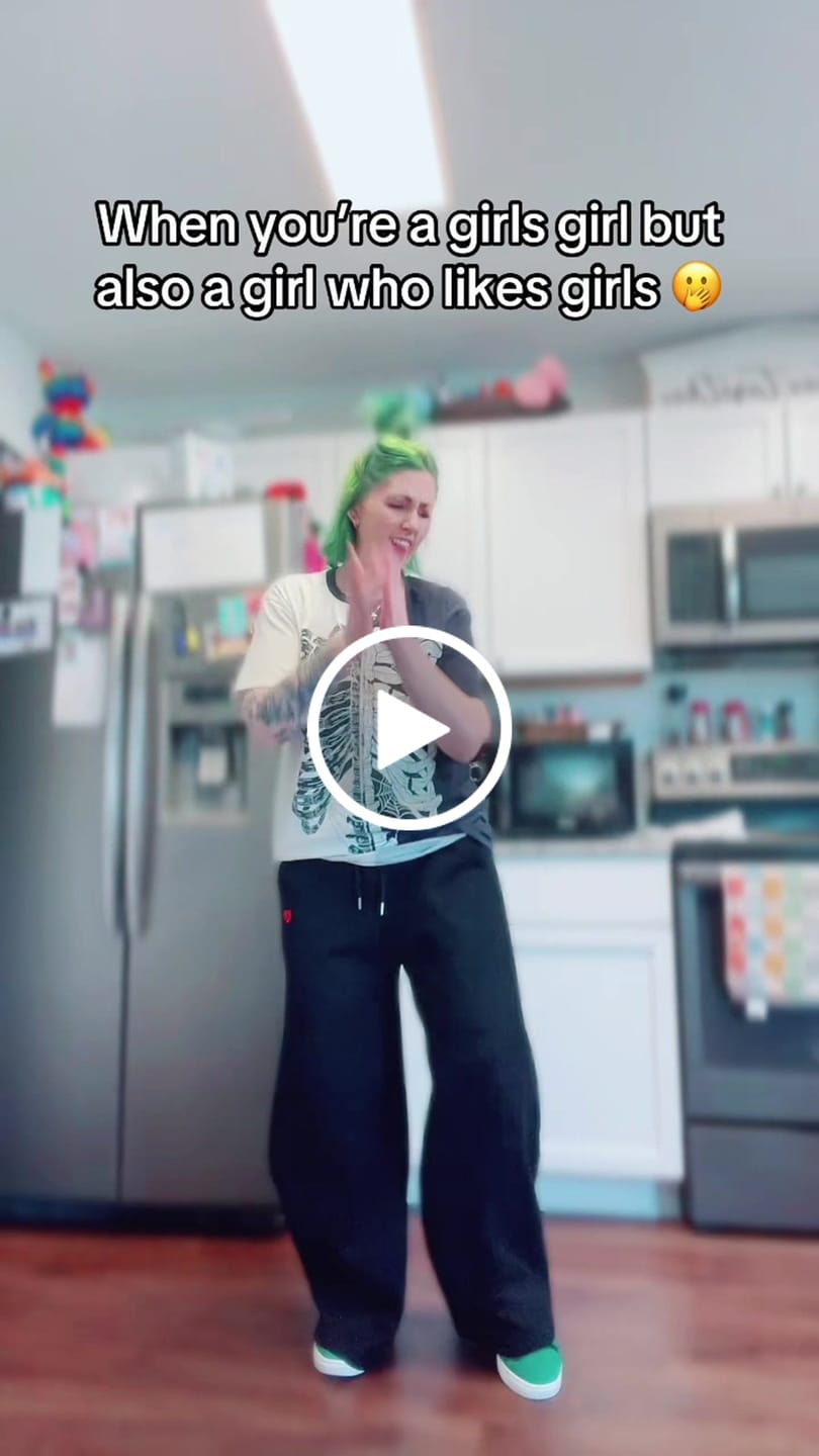 Customer video review of Aelfric Eden Super Baggy Barrel Sweatpants