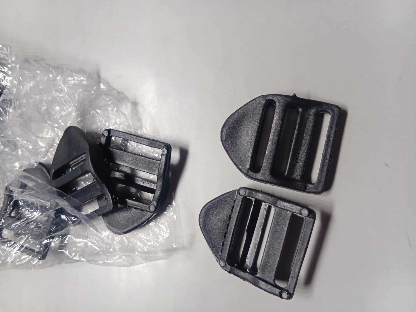 Customer photo review of REGULADOR CASTELINHO 30MM PRETO PACOTE COM 10 PEÇAS